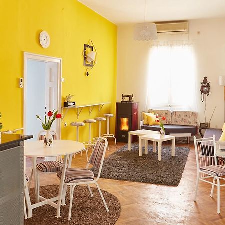 Get Inn Skopje Hostel ภายนอก รูปภาพ