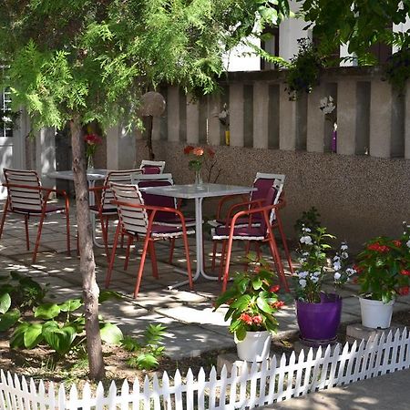 Get Inn Skopje Hostel ภายนอก รูปภาพ