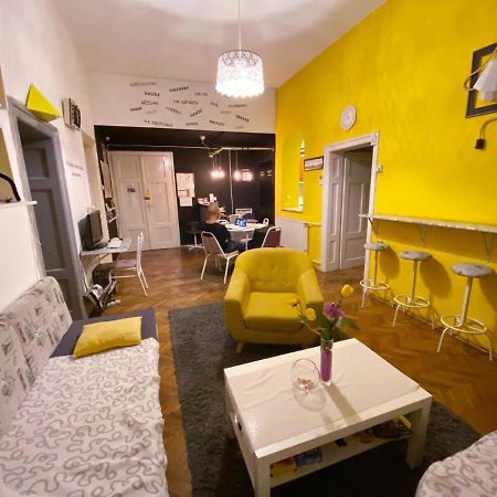 Get Inn Skopje Hostel ภายนอก รูปภาพ