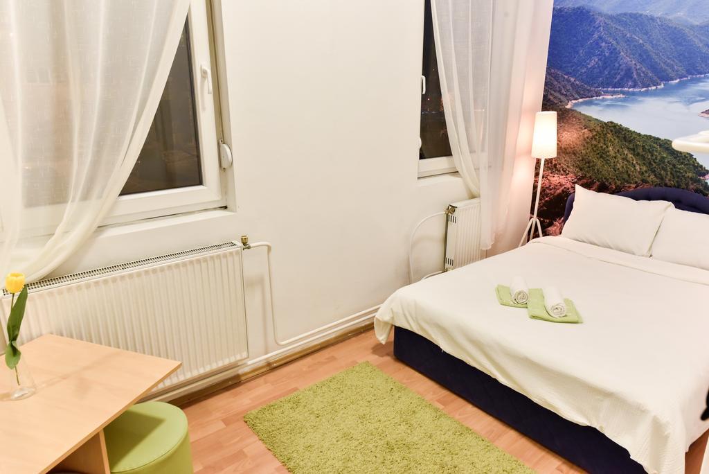 Get Inn Skopje Hostel ภายนอก รูปภาพ
