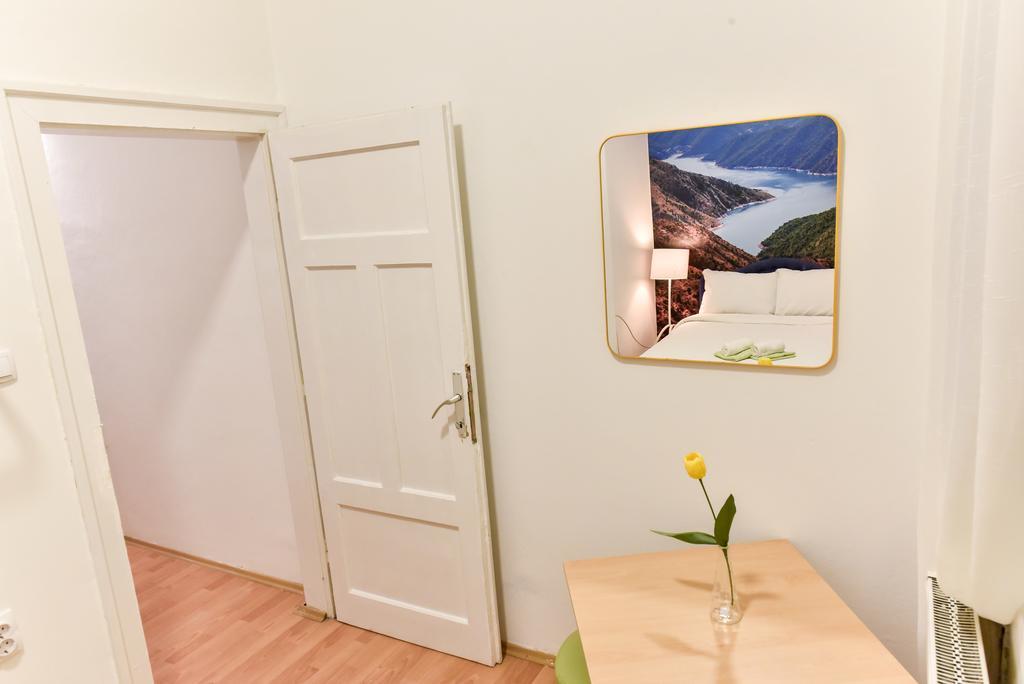 Get Inn Skopje Hostel ภายนอก รูปภาพ