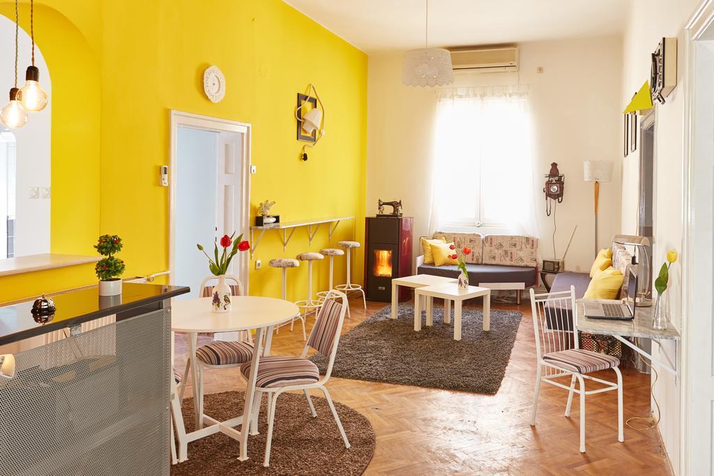 Get Inn Skopje Hostel ภายนอก รูปภาพ