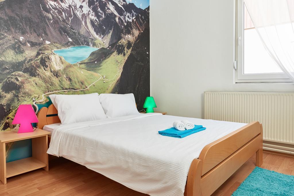 Get Inn Skopje Hostel ภายนอก รูปภาพ
