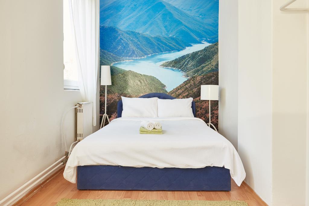 Get Inn Skopje Hostel ภายนอก รูปภาพ
