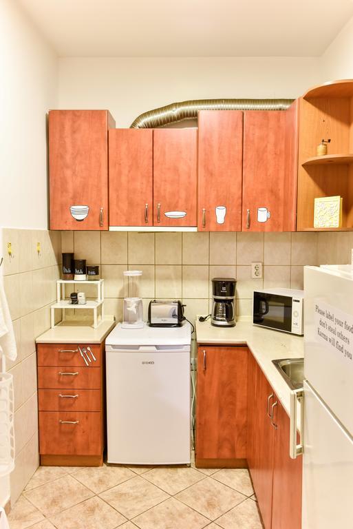 Get Inn Skopje Hostel ภายนอก รูปภาพ
