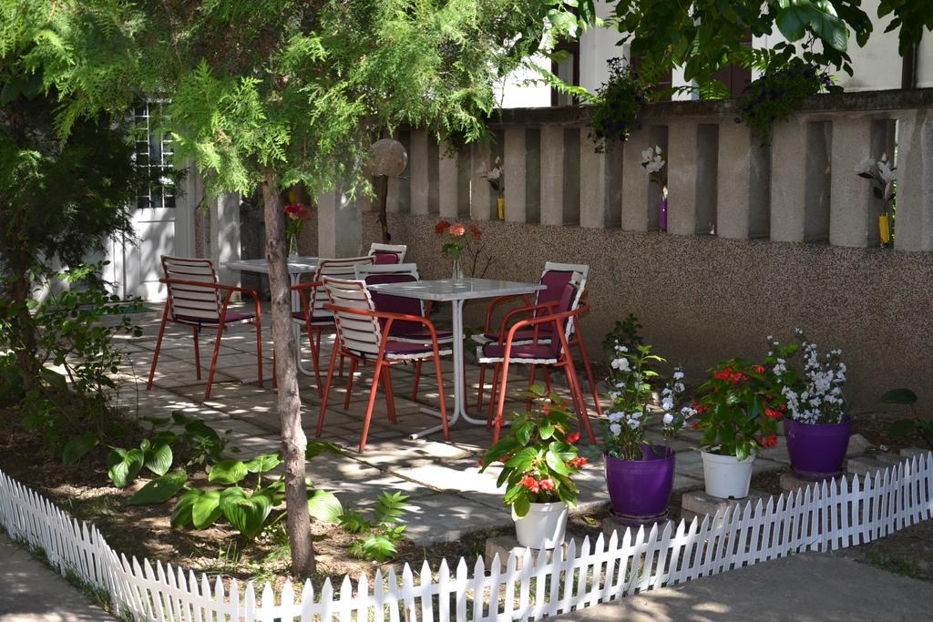 Get Inn Skopje Hostel ภายนอก รูปภาพ