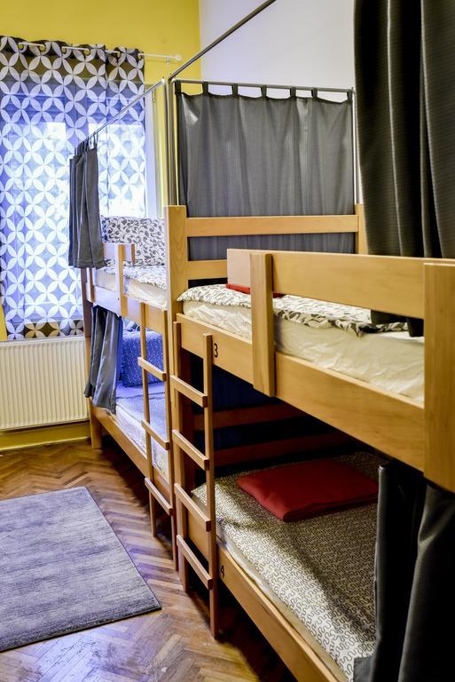 Get Inn Skopje Hostel ภายนอก รูปภาพ