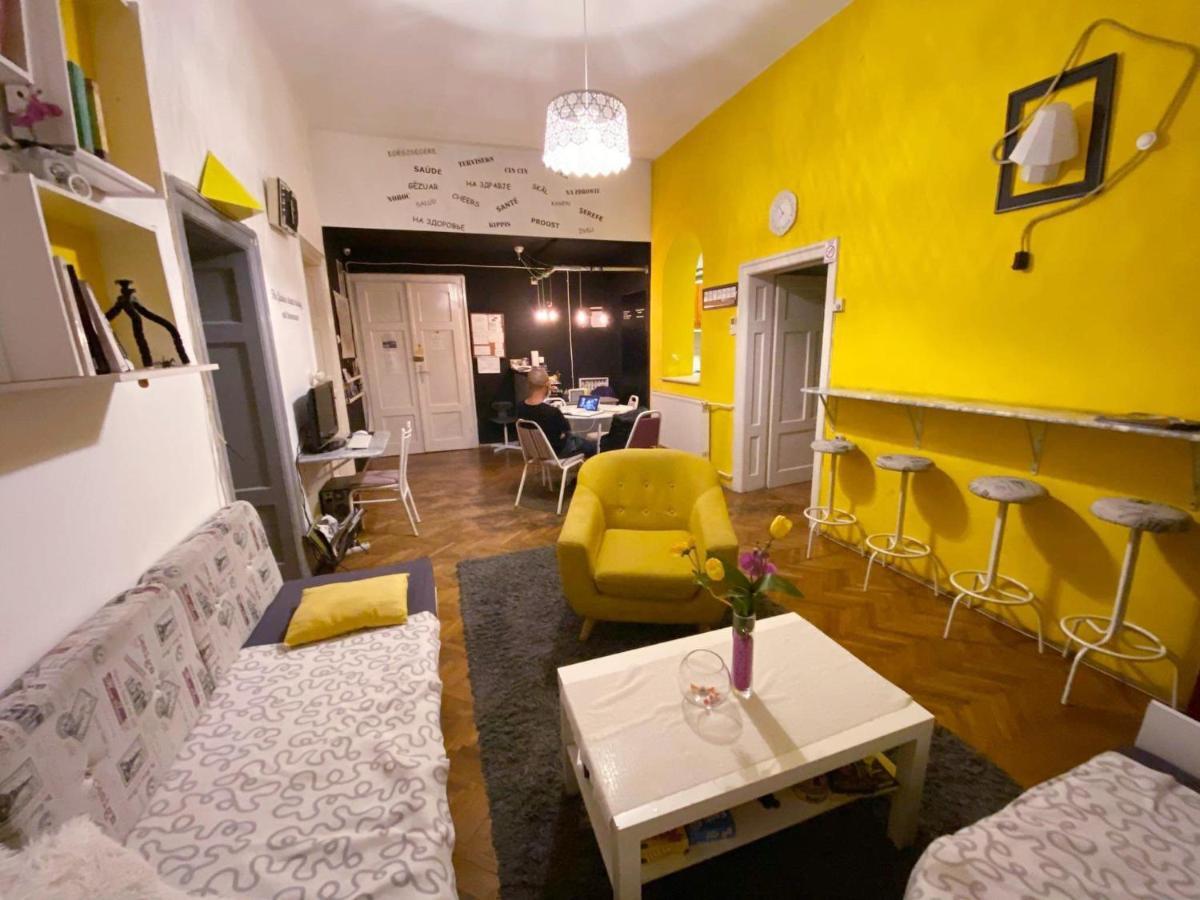 Get Inn Skopje Hostel ภายนอก รูปภาพ