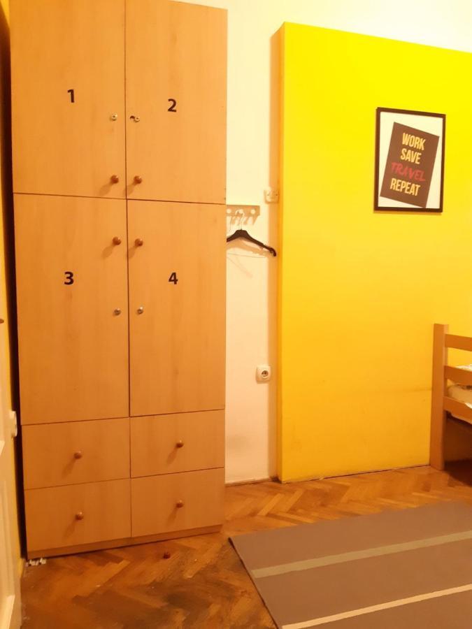 Get Inn Skopje Hostel ภายนอก รูปภาพ